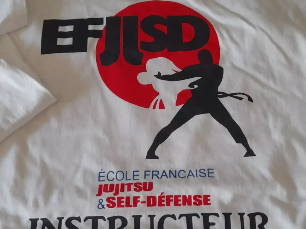 Seb Imprim Imprimerie Strasbourg Comment Entretenir Vos Vetements Serigraphies Pour Quils Durent Plus Longtemps