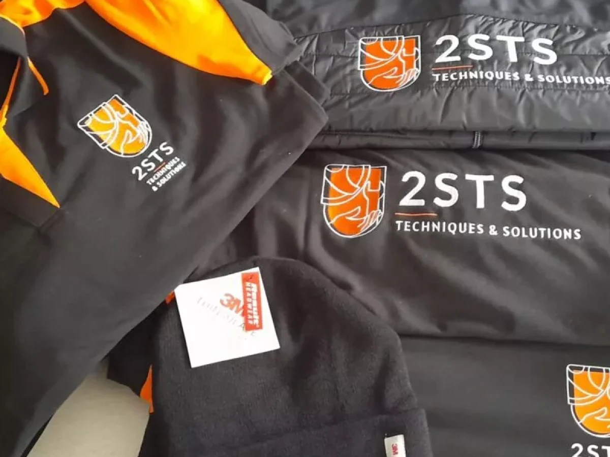 Seb Imprim Imprimerie Strasbourg Comment La Broderie Peut Elle Ajouter Une Touche Artisanale A Vos Vetements Personnalises